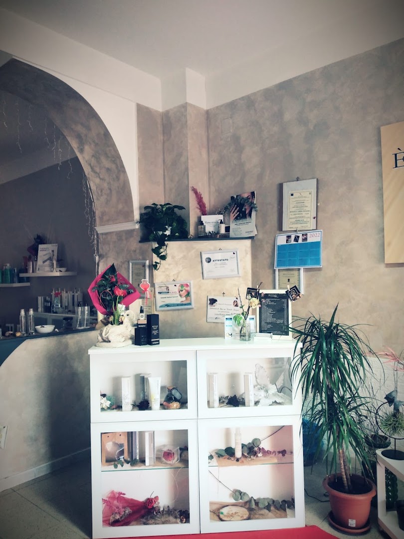 Sabrina HairStylist curatrice d'immagine centro benessere per capelli · Foto 6